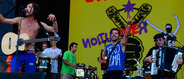 Gogol Bordello e sua dança cosmopolita no Lollapalooza (+Vídeo Completo do Show)
