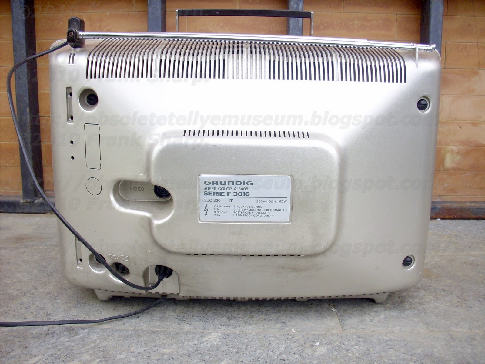 Obsolete Technology Tellye Grundig Super Color A3405 Serie