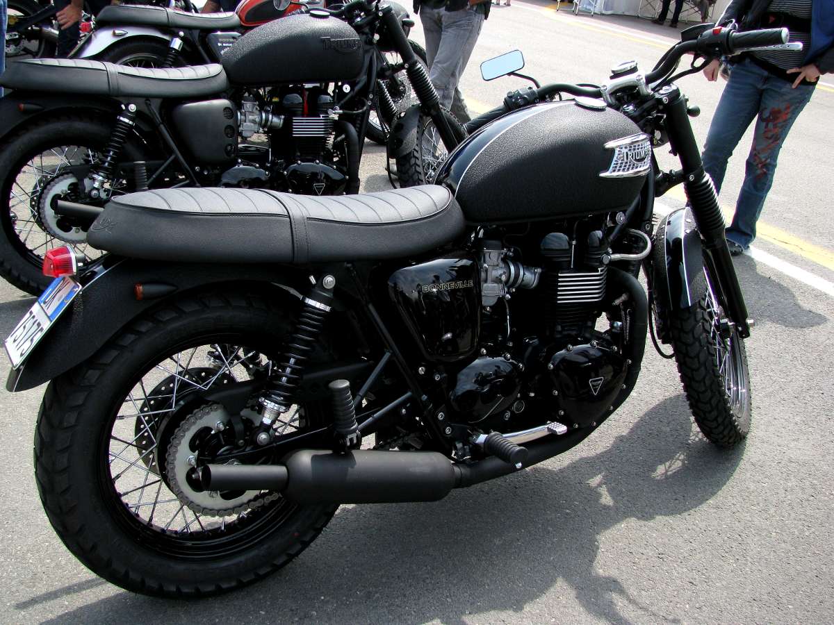 Triumph T4