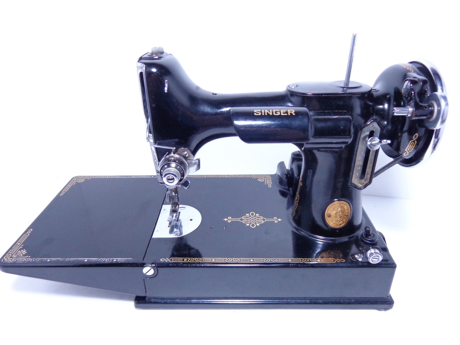 Singer Featherweight Scroll Plate Sewing Machine 221 1937 Case and