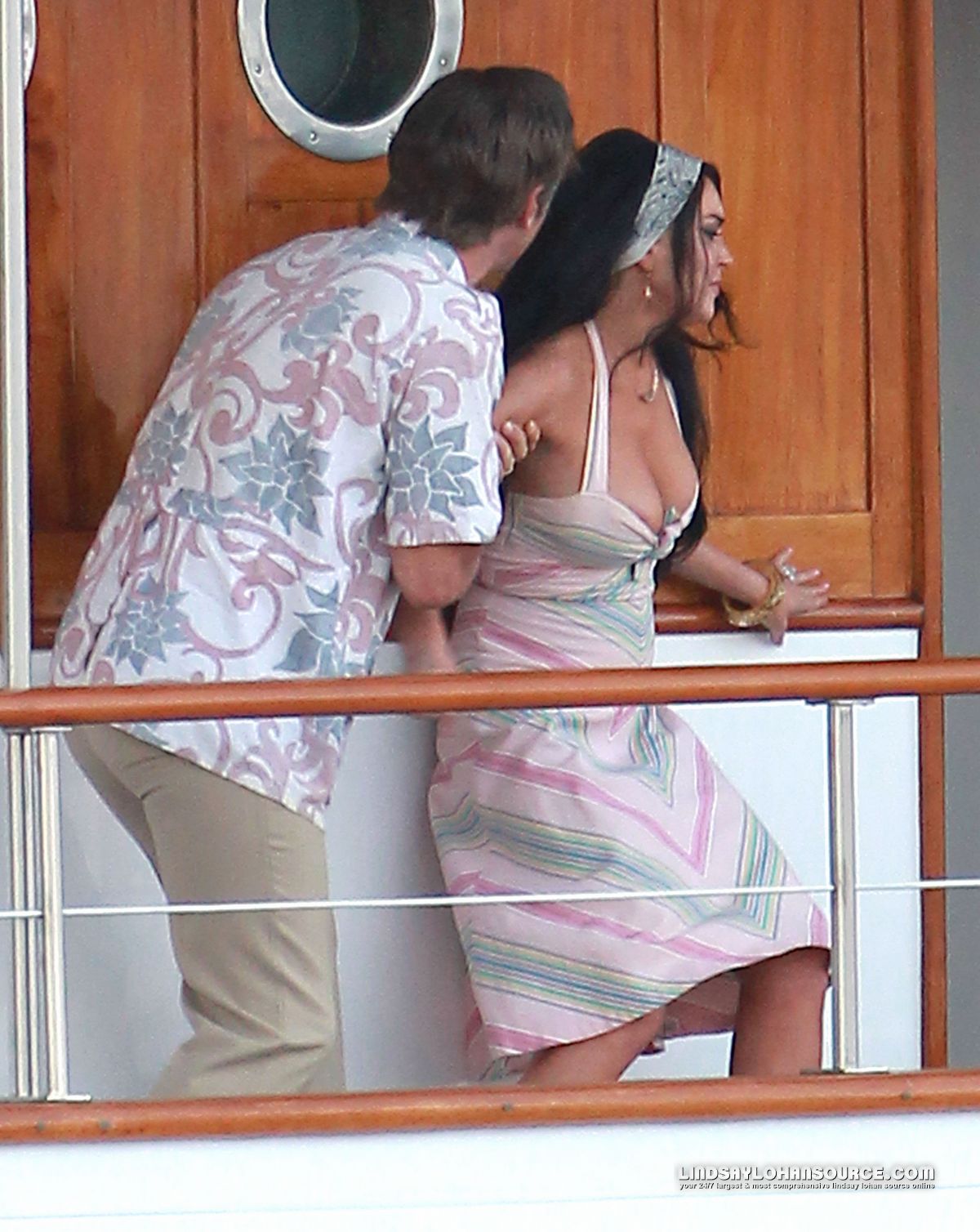 http://2.bp.blogspot.com/-p1Rw36Ykrwo/UDJaVfDk01I/AAAAAAAAHY4/mL9B8t2IOw4/s1600/lindsay_lohan_90_XNaeNfz.jpg