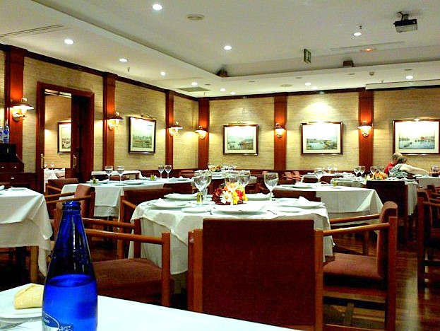 Restaurante de el corte inglés, edificio moda, en el c/c nuevo ...