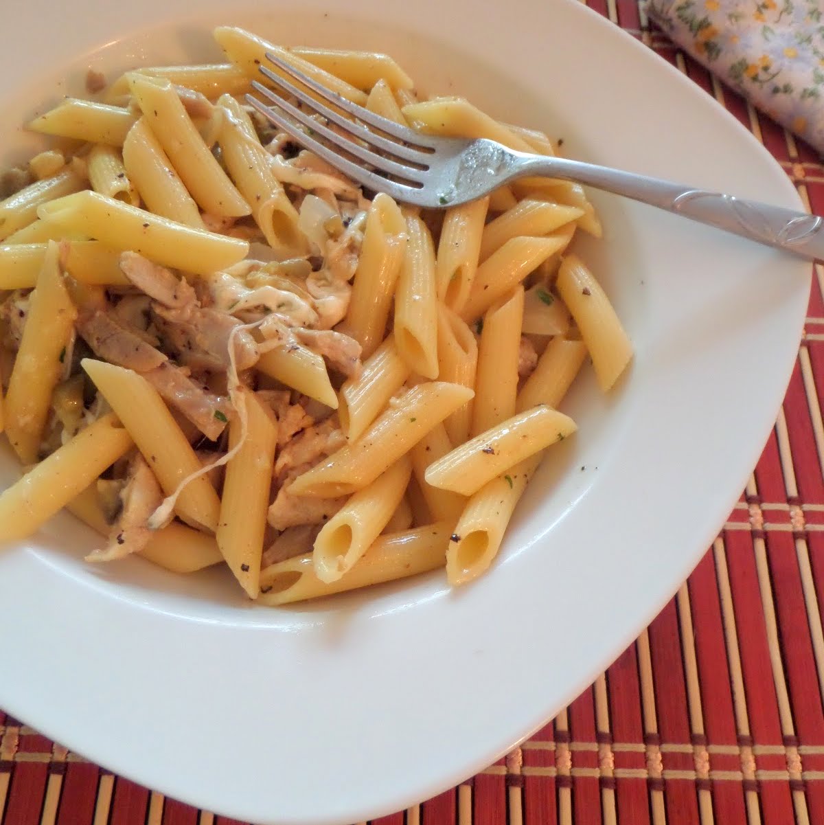 Joybee, What's for Dinner? Cheesy Chicken Garlic Penne