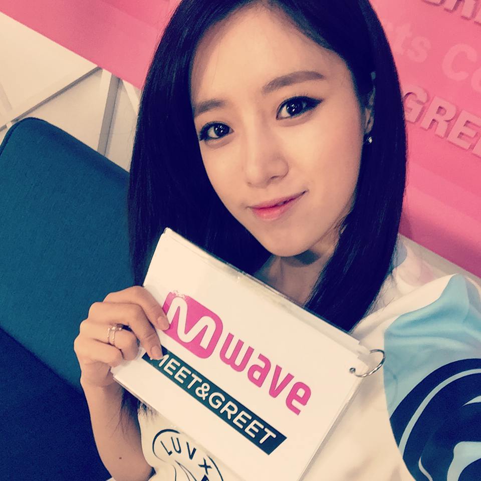 Check out Tara EunJung's video and pictures from her 'Meet and Greet