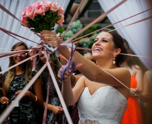 Brinde com estilo: Brincadeiras para se fazer no casamento‏