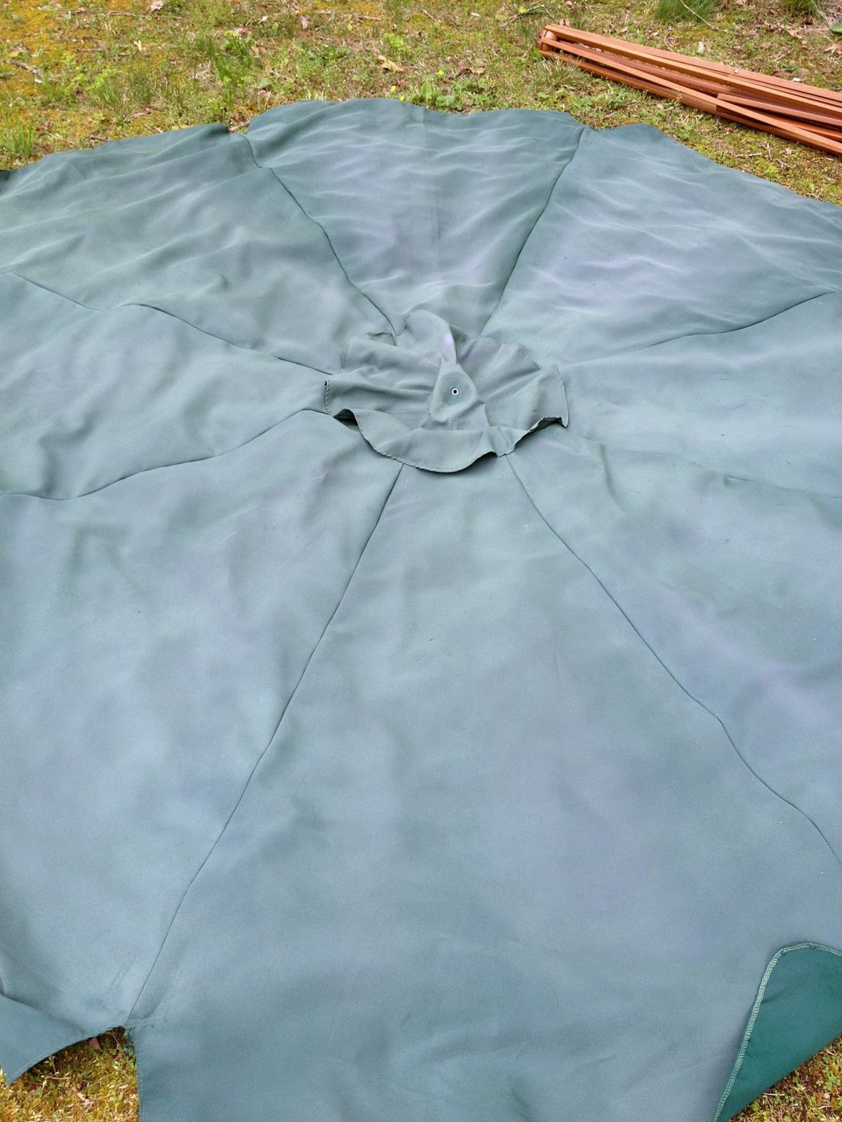 McGalver How to Restore a Faded Patio Umbrella