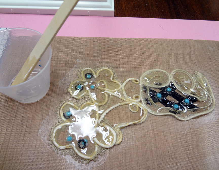 Resin Crafts Vintage Trim in Resin Permanent Shapes