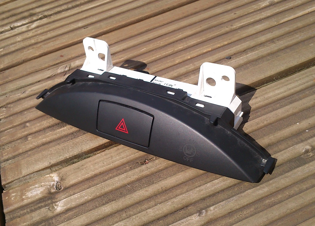 Roadster.Blog Mazda MX5 Hazard Switch