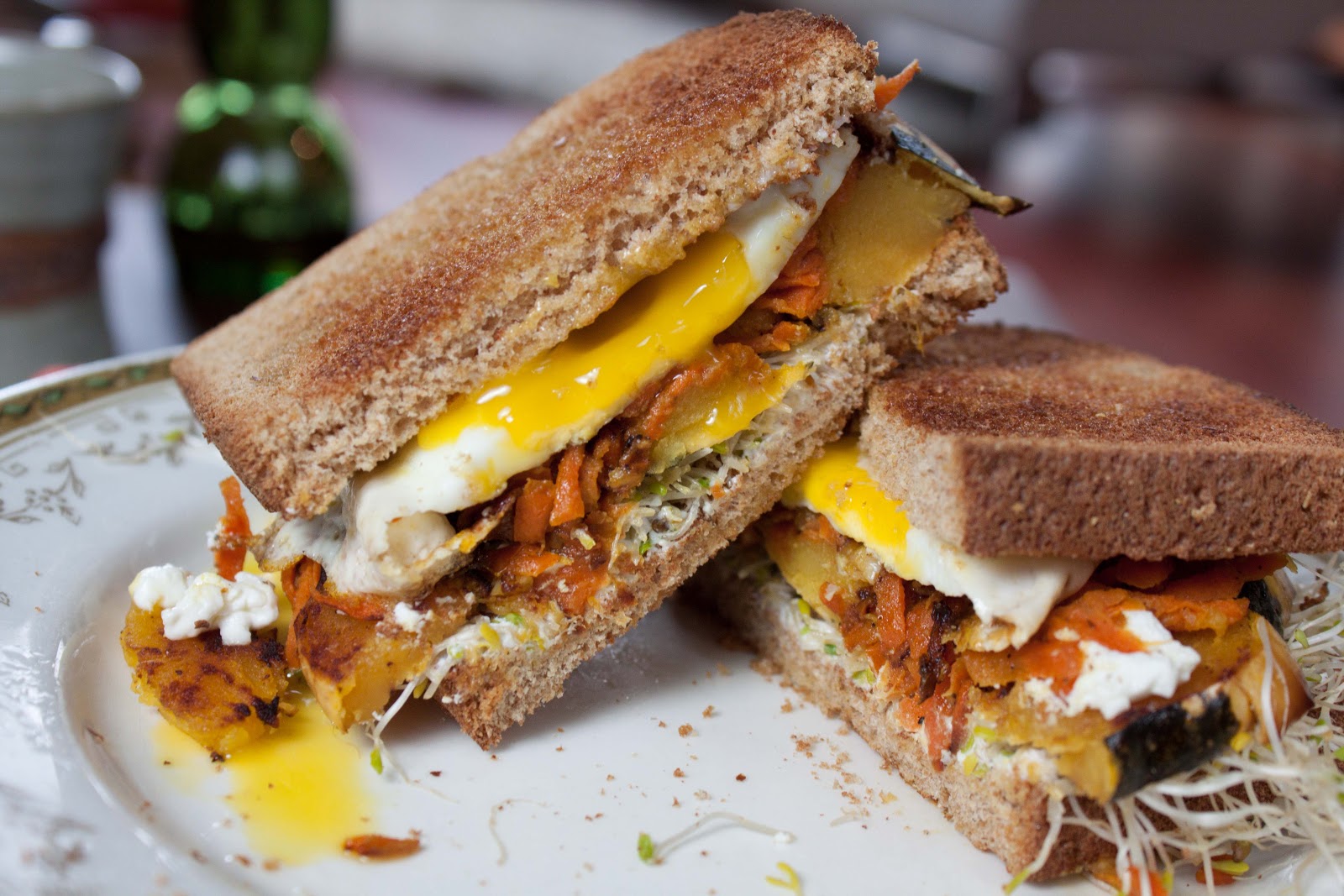 Squash-carrot-egg-breakfast-sandwich.jpg