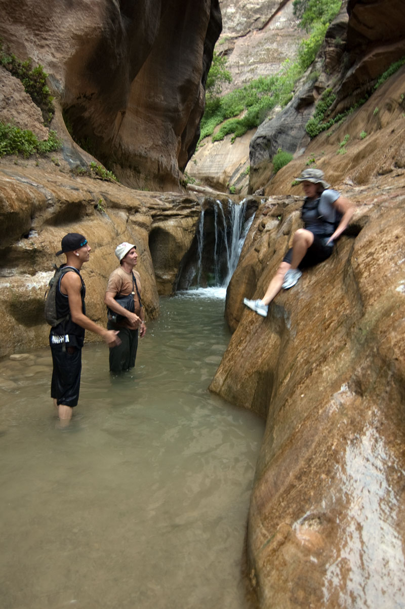 Utah Travel Headlines Hiking Orderville Gulch In The Rain