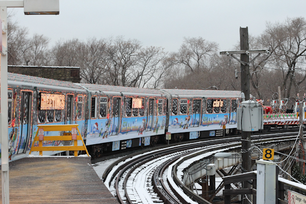 i hopped off at sheridan to get a photo of the entire train the curve is the best spot to see it all - Cta Christmas Train 2014 i hopped off at sheridan to get a photo of the entire train the curve is the best spot to see it all - Cta Christmas Train 2014