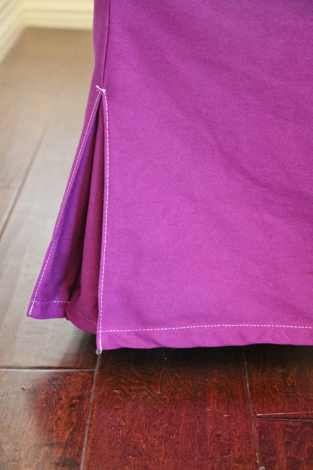 Dusty Coyote Dyeing an Ektorp Slipcover