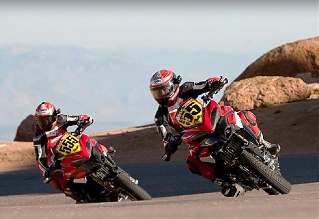 ducati+pikes+peak+2011+2.jpg