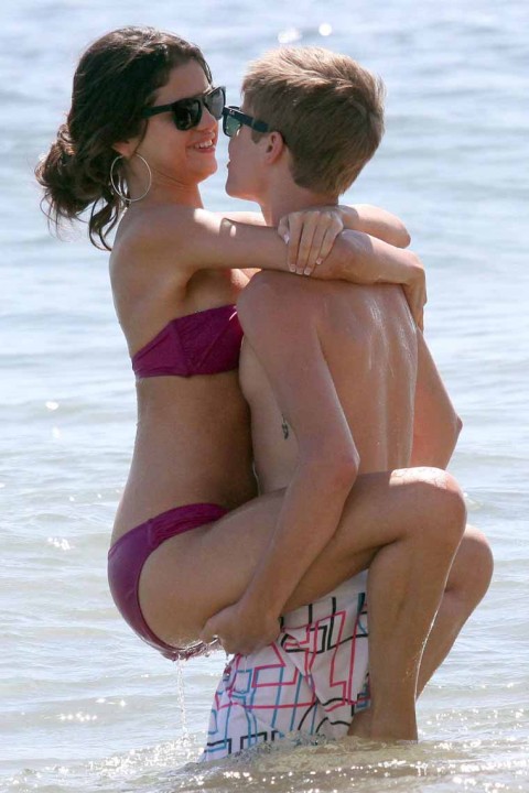 justin bieber and selena gomez hawaiian vacation. Justin Bieber and Selena