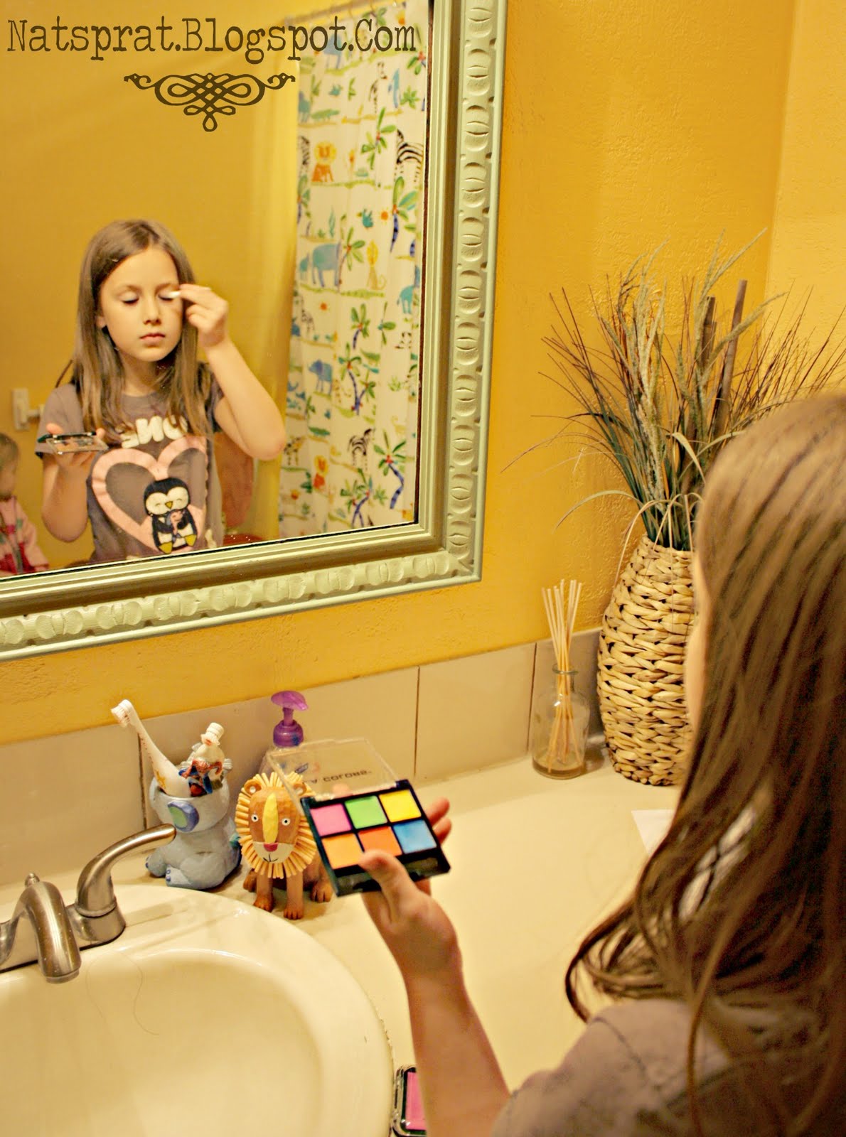 NatSprat Pretend Makeup Tutorial