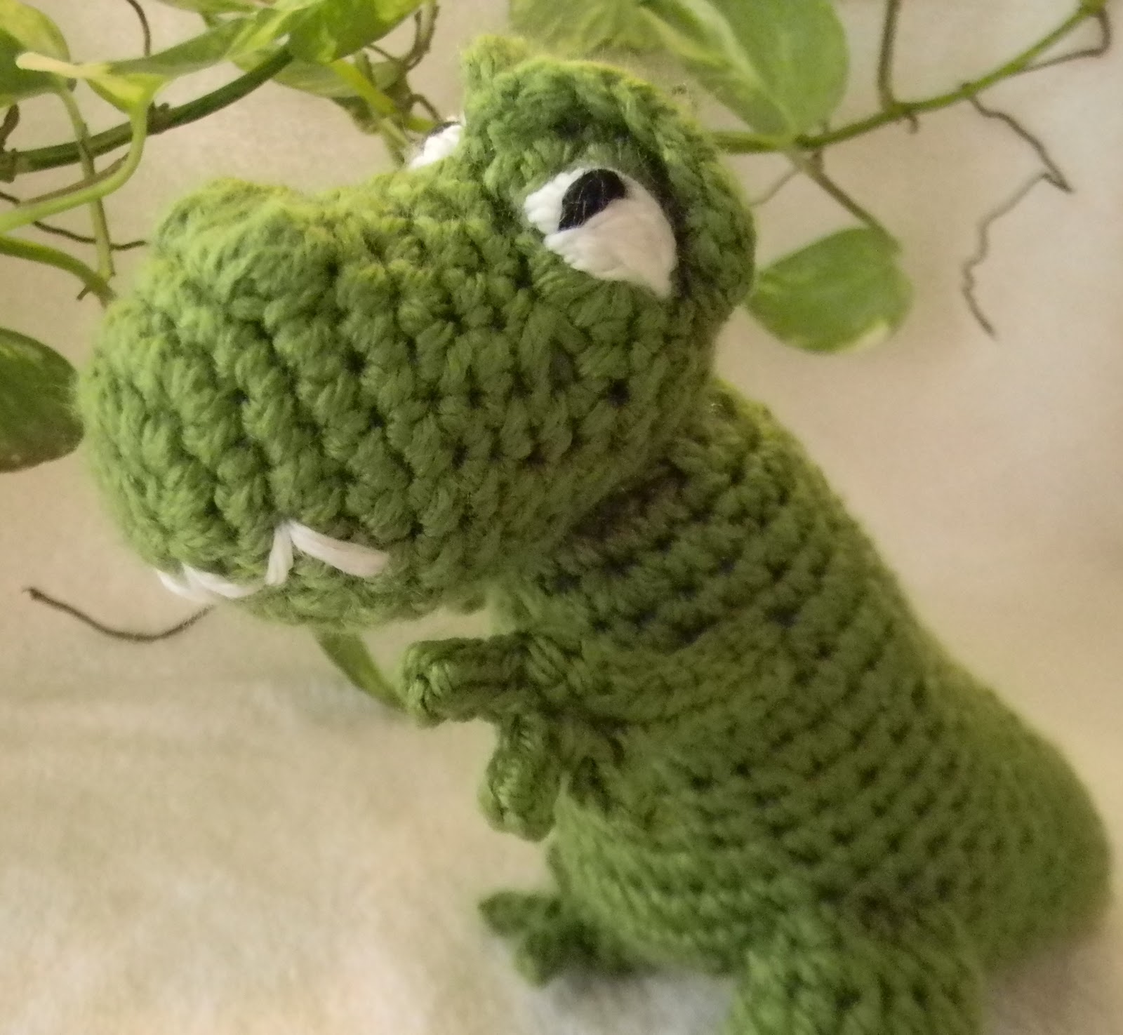 Bizzy Crochet: Bubba the T-Rex