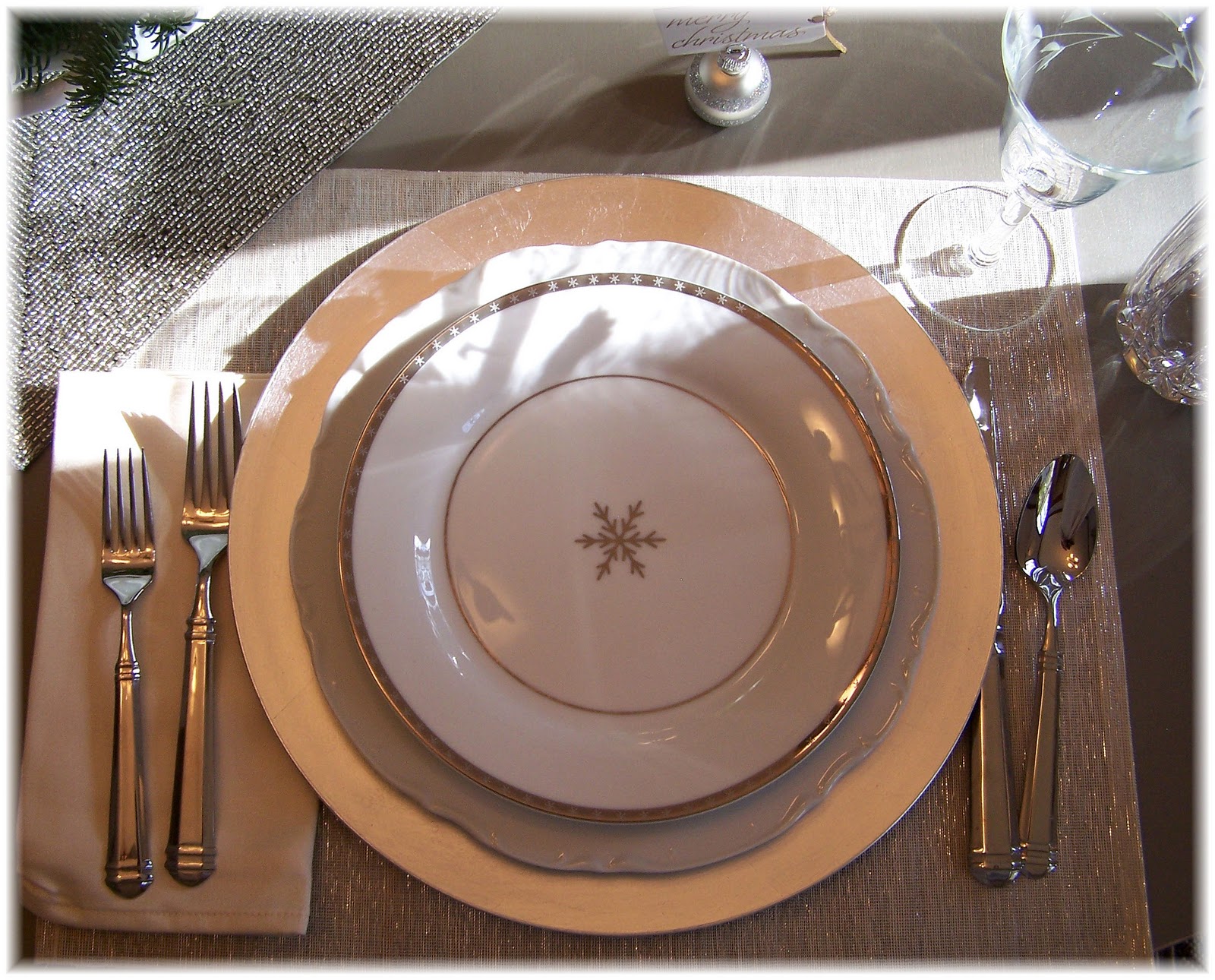 confessions of a craigslist junkie Dining Room Set for the Holidays