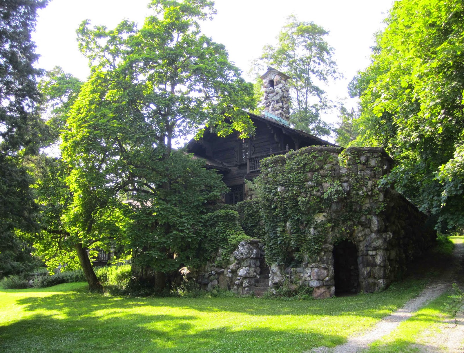 BIG OLD HOUSES A Short History of Millbrook (Part 2 of 2)