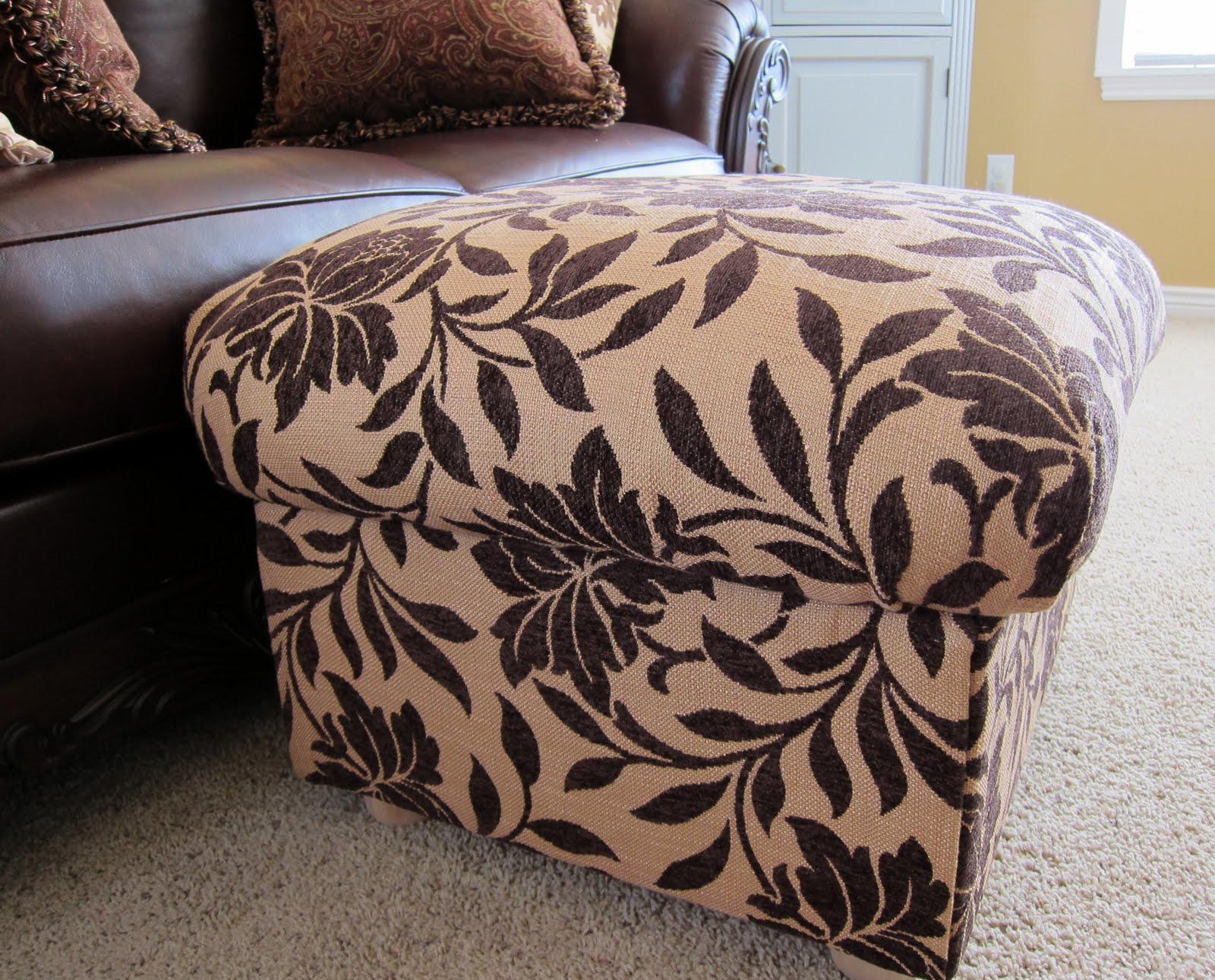 do it yourself divas DIY Ottoman; Build your own from scratch