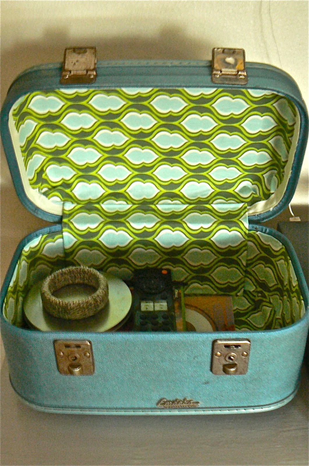Vintage Train Case Ivy & Co.