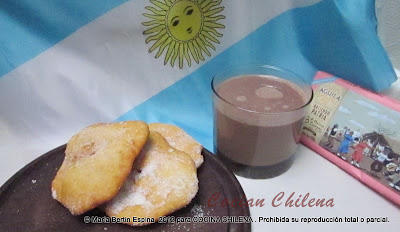 Tortas Fritas Con Chocolate Caliente 
