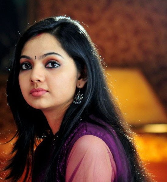 Dawn Till Dusk: Samvrutha Sunil To Get Married -Malayalam Actress Samrutha  Sunil To Marry Akhil