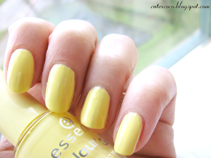 Mellow+Yellow+Essence+light+yellow+nail+polish.png