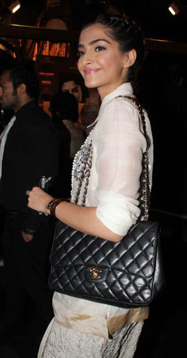 sonam at khalid mohammed book launch actress pics