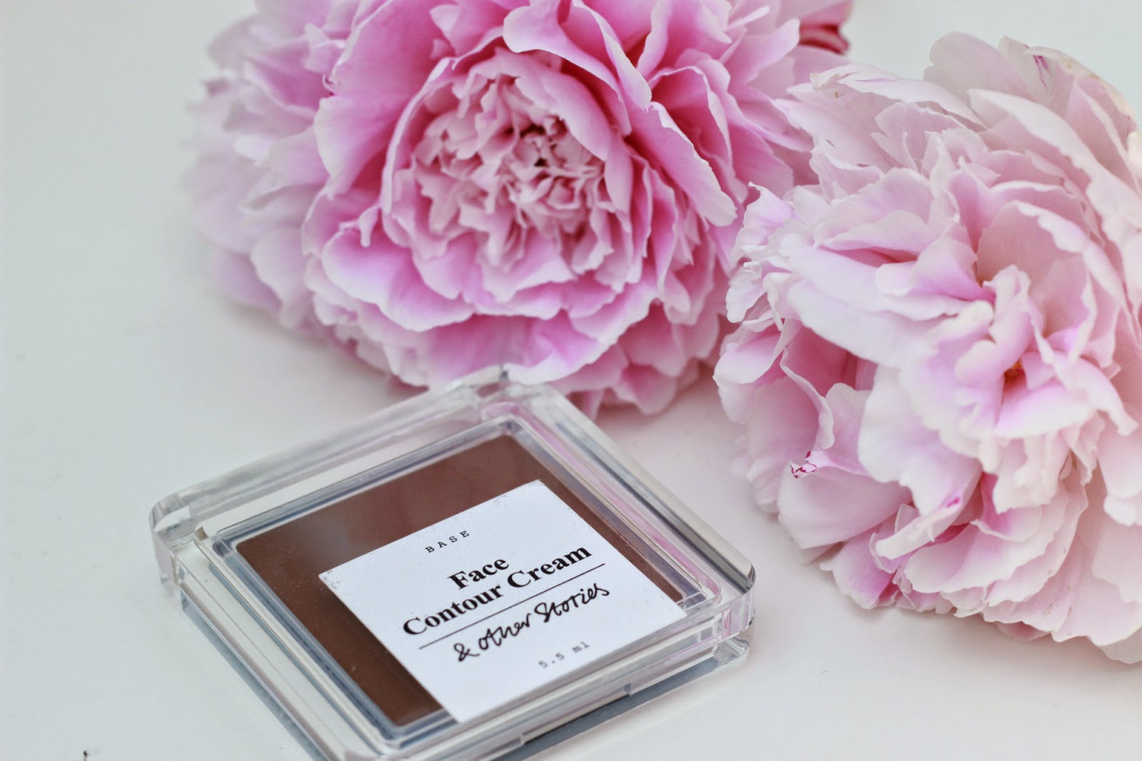 Sprinkles on a cupcake & Other Stories Face Contour Cream