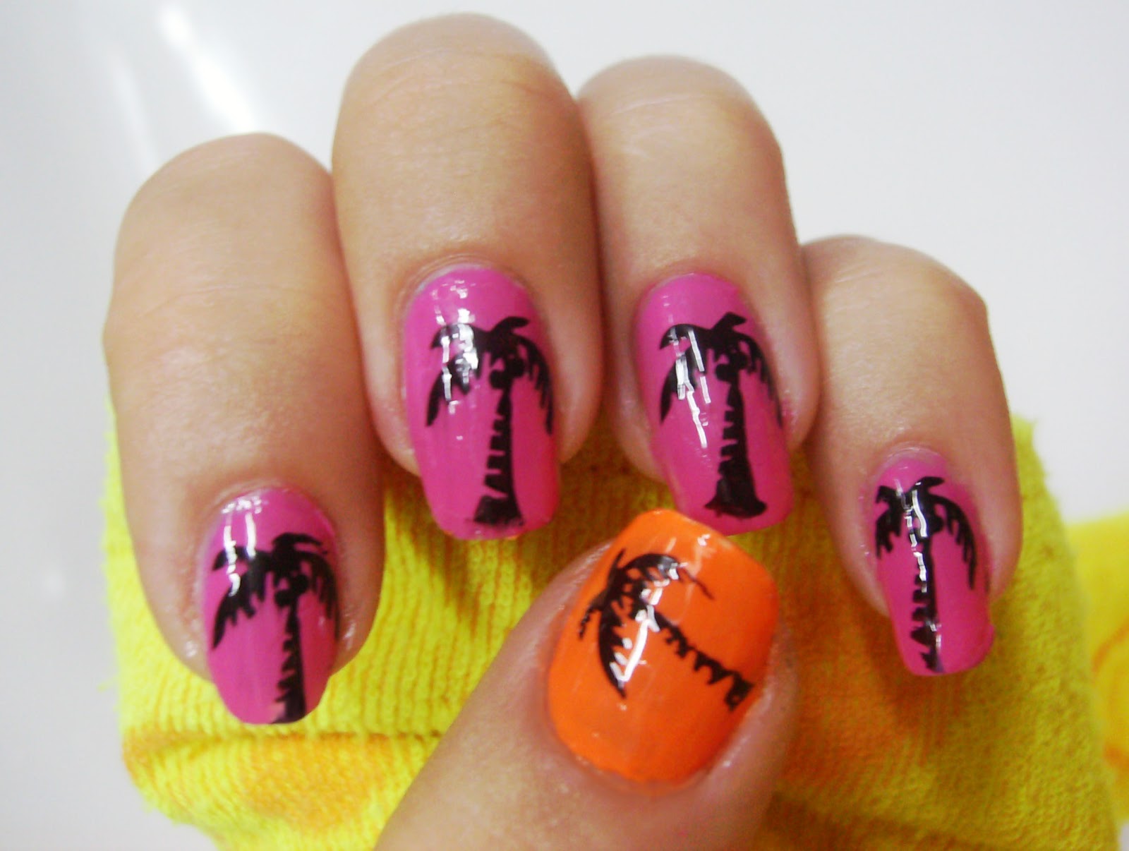 Konad Addict Palm tree manicure