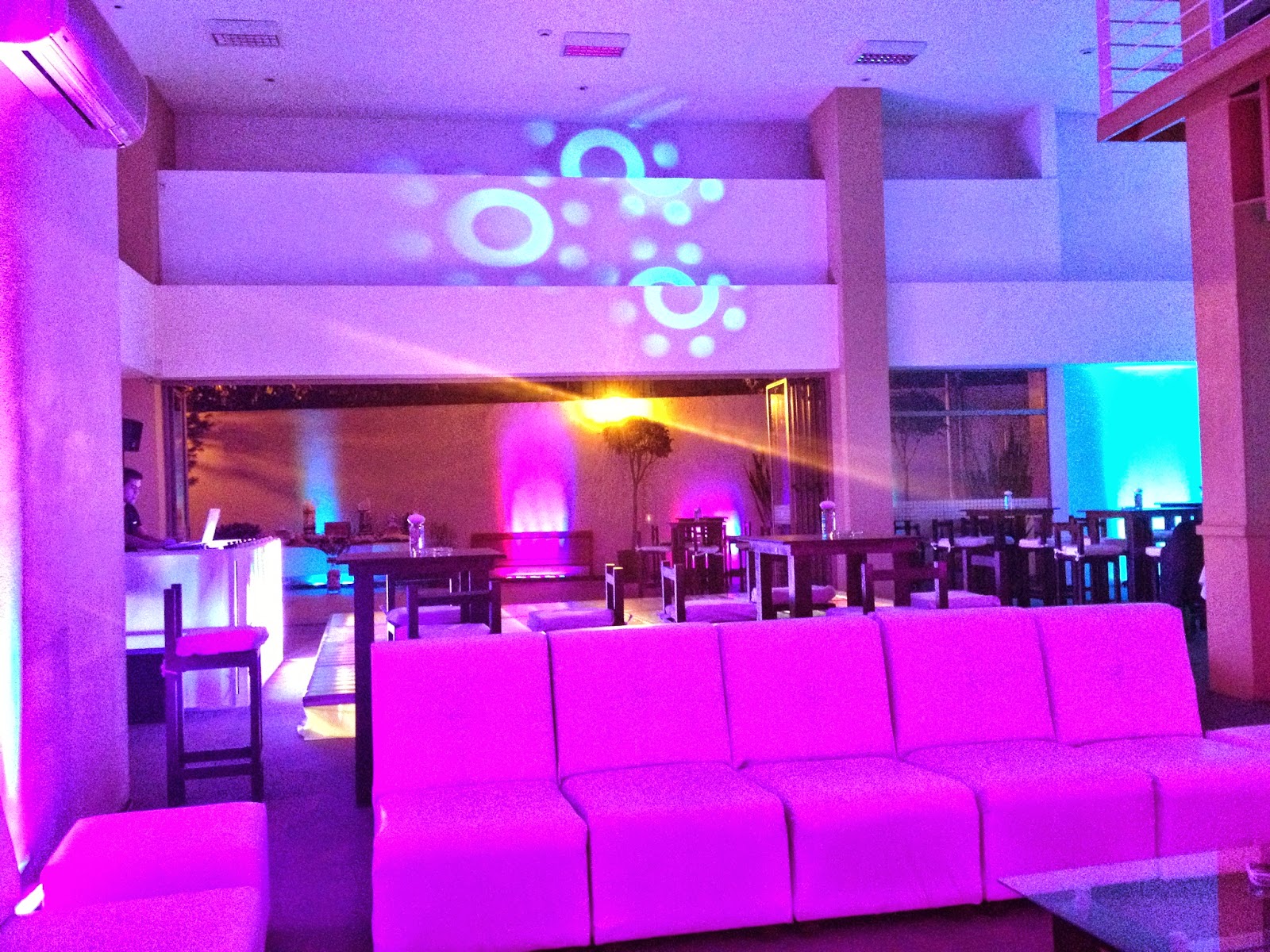 Eventos Lounge, Mobiliario, Iluminación, Ambientación de Fiestas y