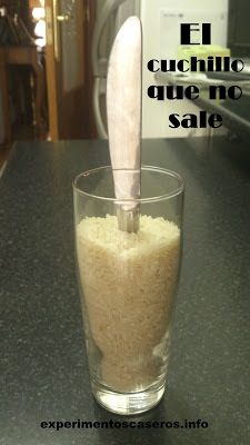 cuchillo arroz vaso compactacion experimento fisica