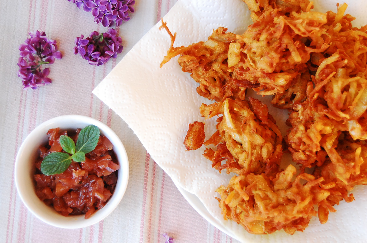 Bengali Recipe: Onion And Potato Pakora