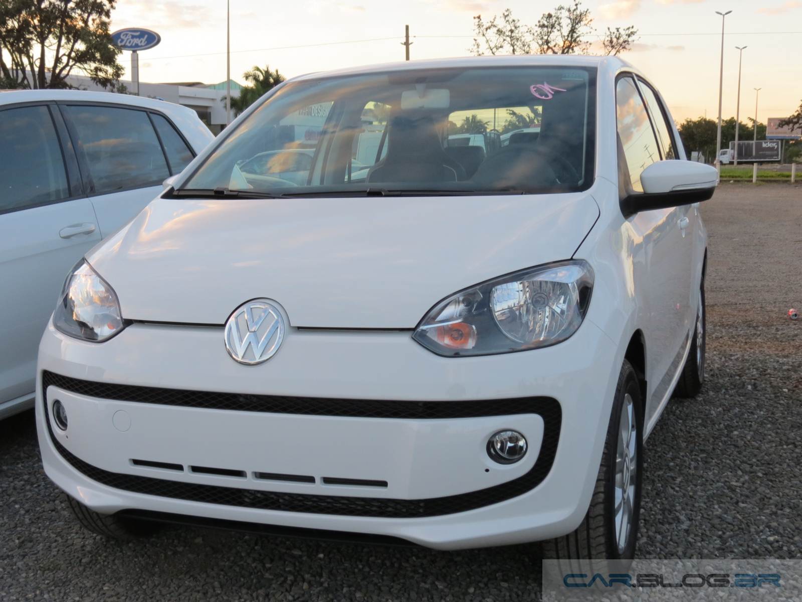 Ranking de Vendas - Junho de 2.014 Volkswagen-up-High-up-Branco-Automatico+(3)
