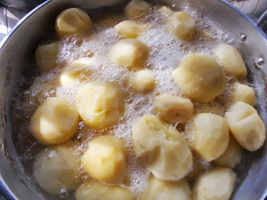 KENTANG REBUS UNTUK MASHED POTATO