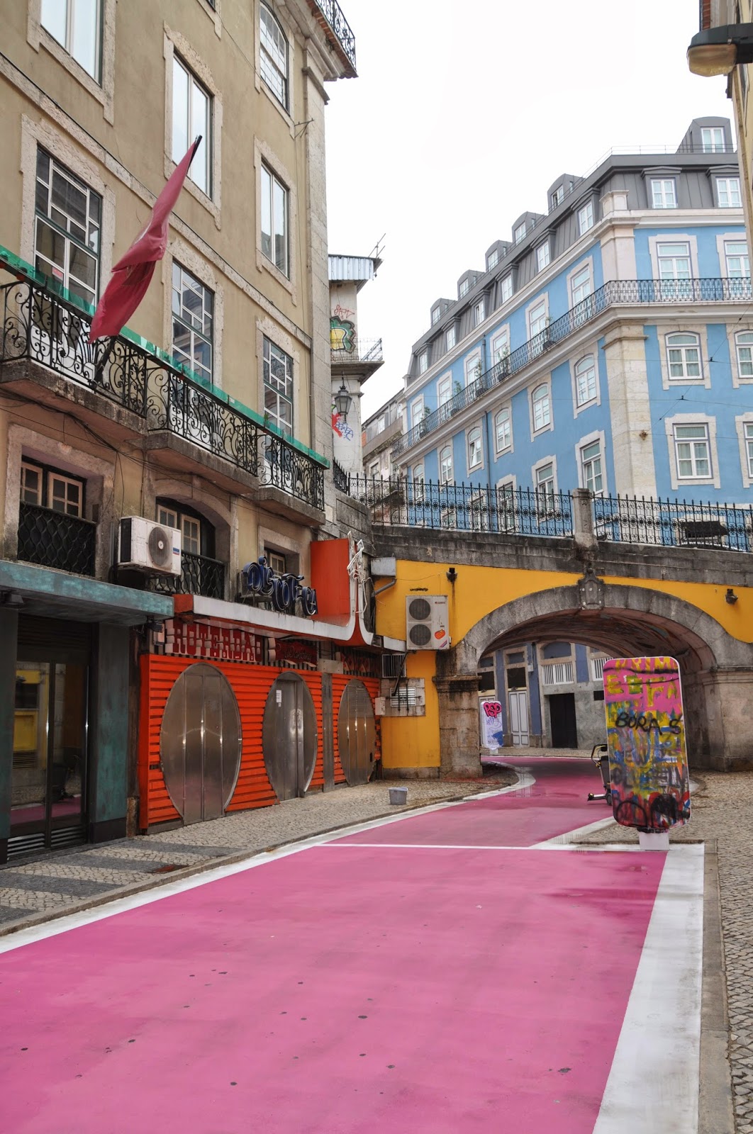 iolanda andrade: The pink street in Cais do Sodré area, Lisbon - The 26th of October 2013