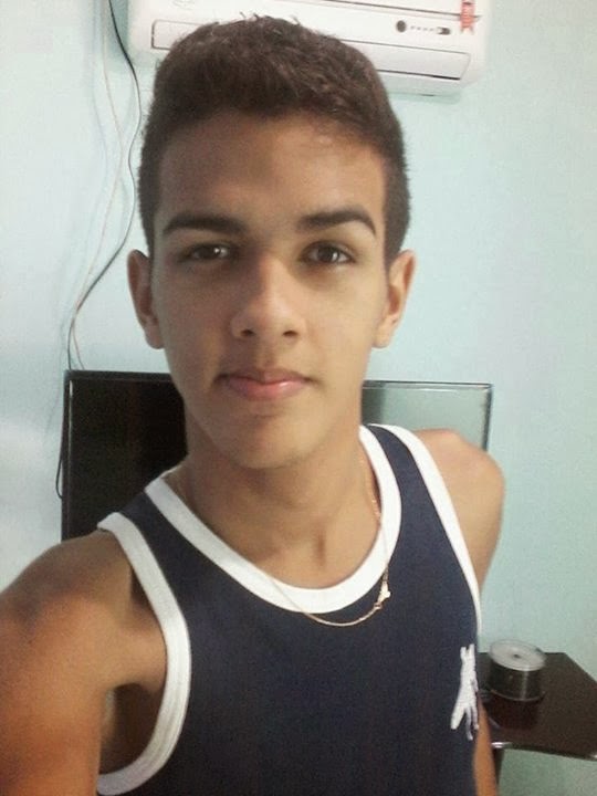 Eduardo Alves de Souza - 17 anos - Cabeleireiro -Morava sozinho - eduardo%2Balves%2Bde%2Bsouza