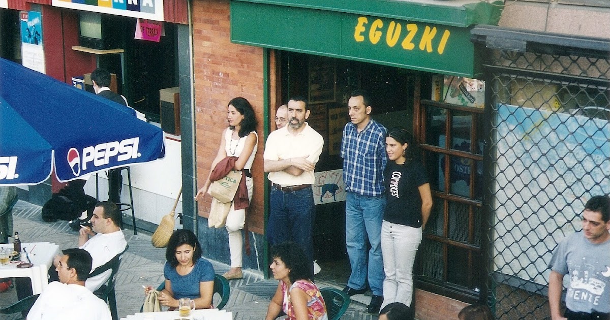 Nireak eta beste Eguzki Taberna Barakaldo, 30 años. Argazkiak/Fotos
