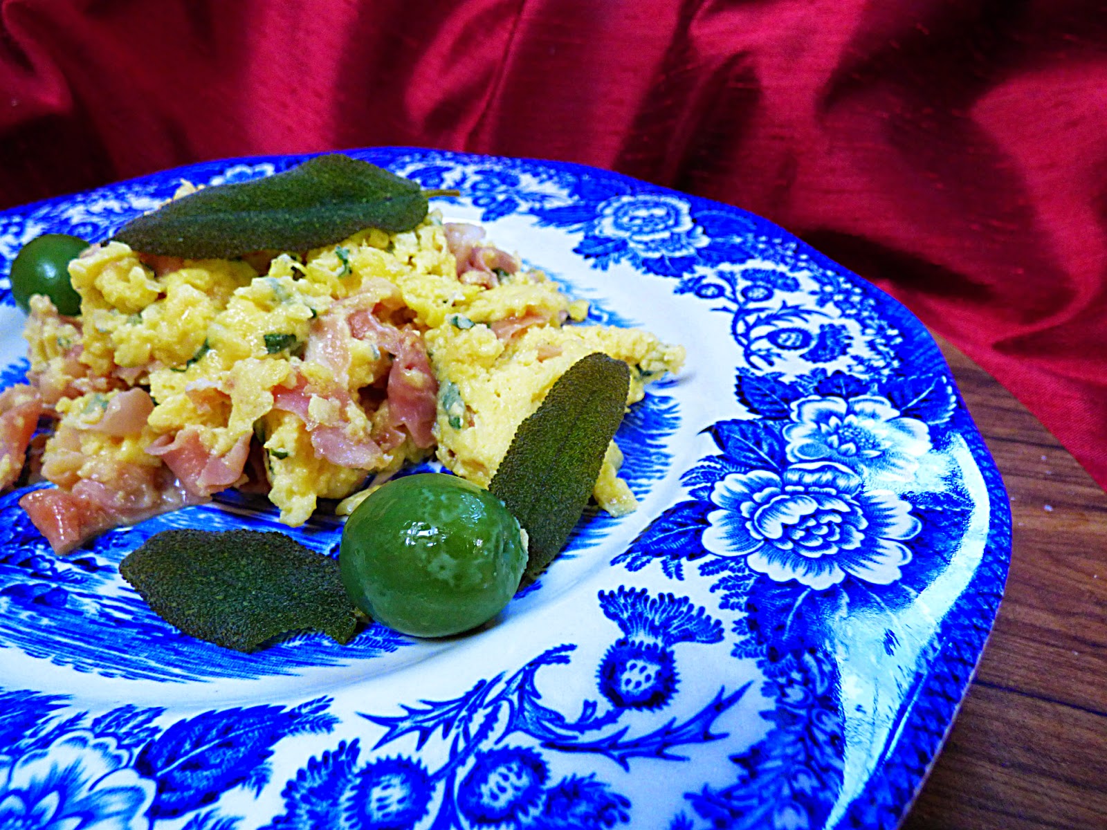 Chez Maximka Italianstyle scrambled eggs (happyeggtastemakers)