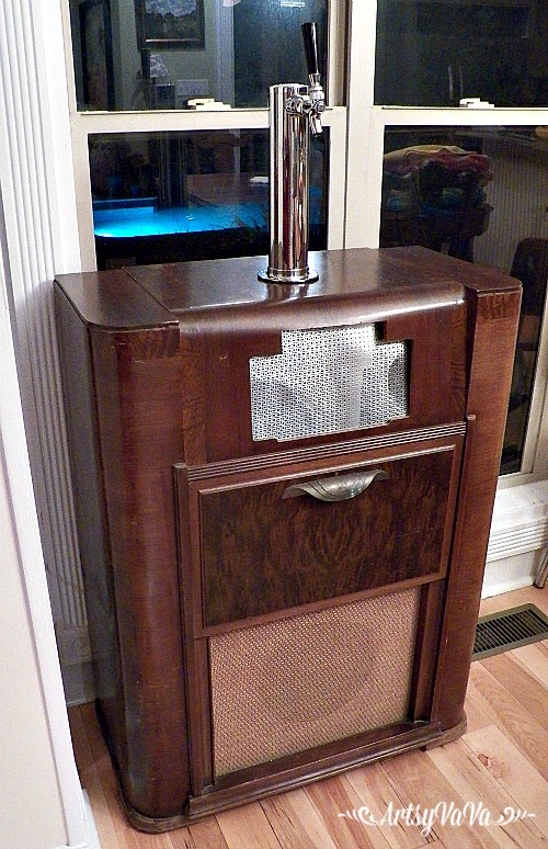 Artsy VaVa Antique Radio Upcycle