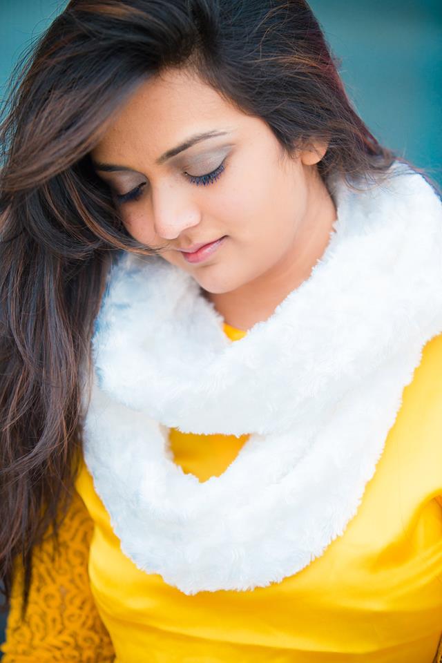 yellow tunic, golden tunic, white furry scarf, indian blogger, ananya, Indian tunics, Indian kurthi, kurtas 