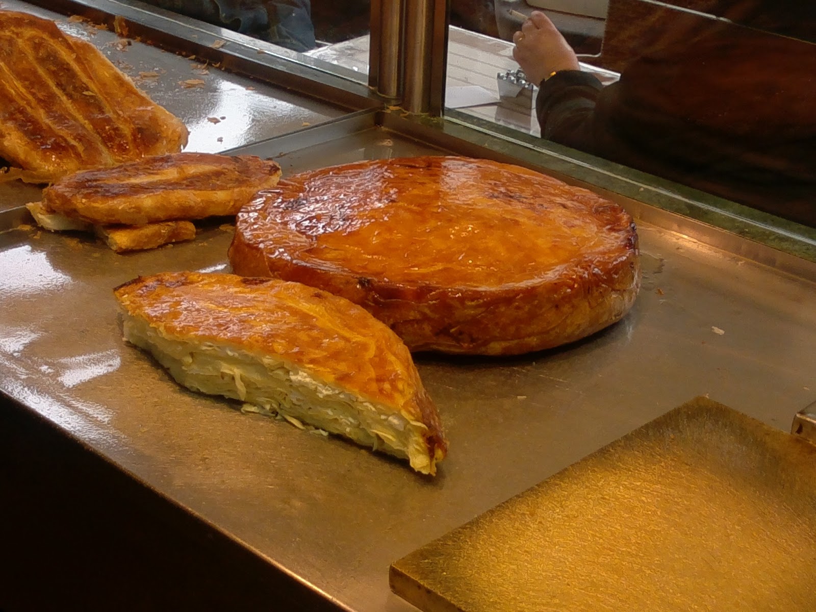 BUYURUN,BERABER OLSUN&hellip; TARİHİ SARIYER MUHALLEBİCİSİ VE BÖREK