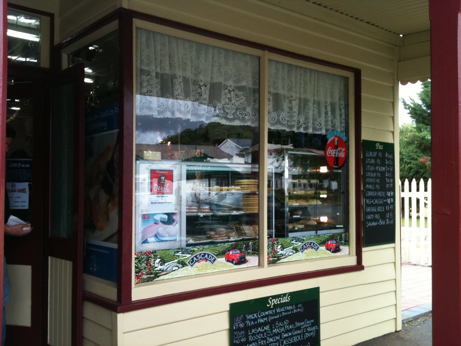 ♥ Adventures, Thoughts and Mindless Chatter ♥ Snack Bakery Tea Rooms