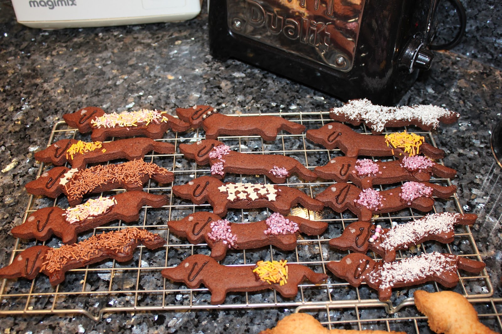 BEAutiful Bakes Sausage Dog Bourbon Biscuits