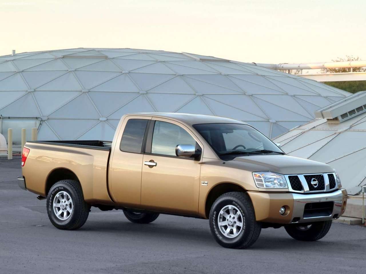 http://2.bp.blogspot.com/-pVnO_BAP7KI/TXovFDJd3sI/AAAAAAAAFTA/eIXb-Ii-T9I/s1600/Nissan-Titan_2004_1280x960_wallpaper_05.jpg