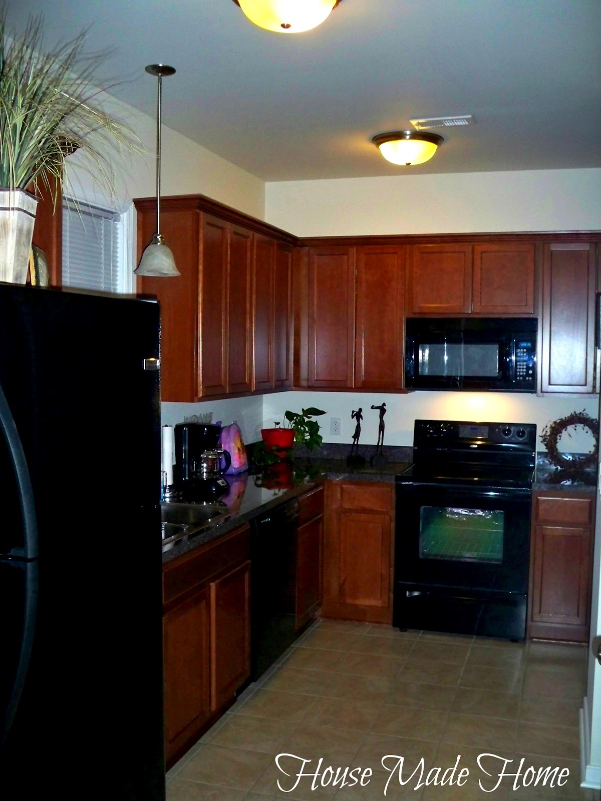 Oak kitchen cabinet This is what my kitchen currently looks like..