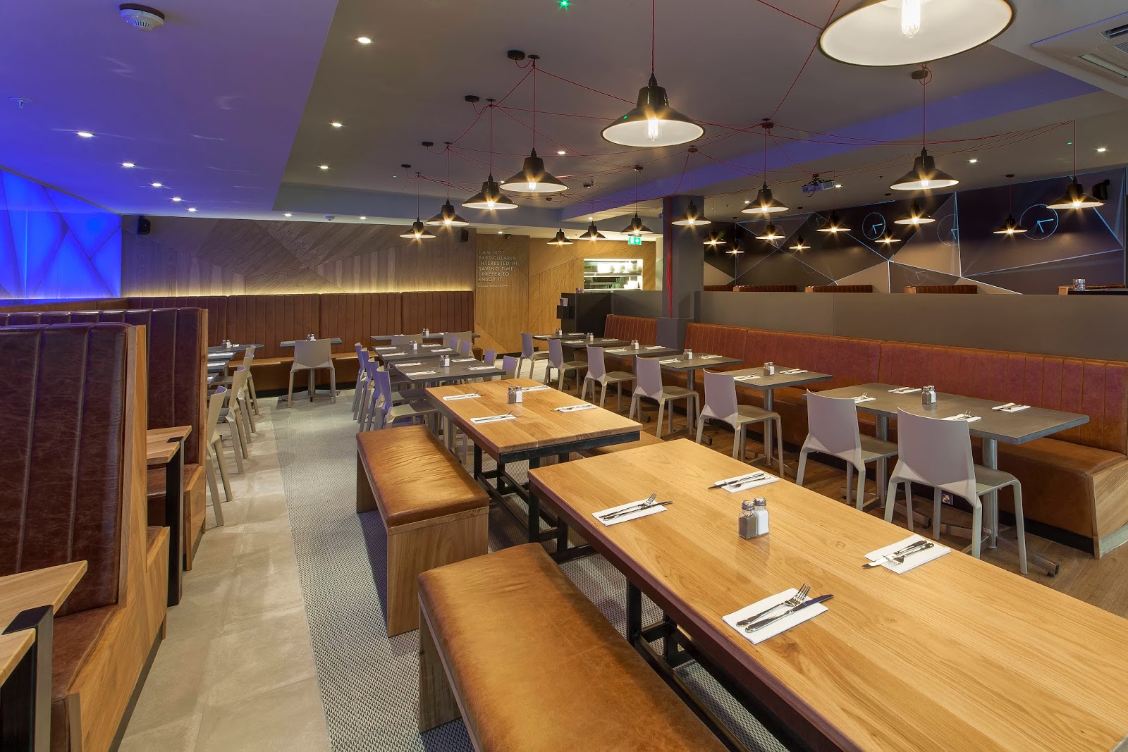 vq-24-hour-restaurant-bloomsbury-london-photo.jpg