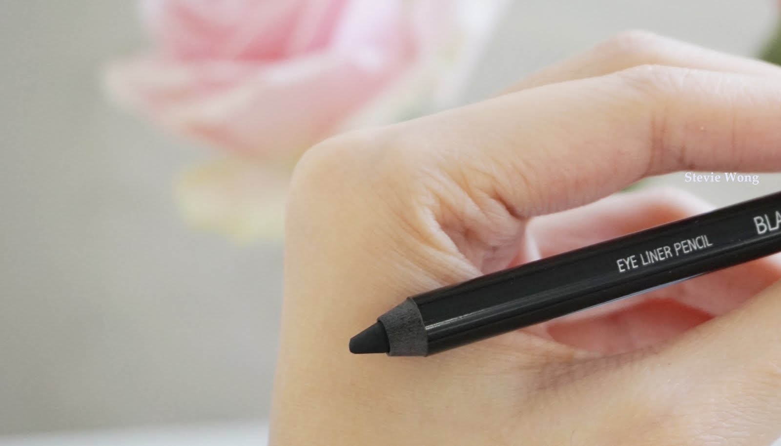 [Review] MakeOver Black Jack Pencil Eye Liner Stevie Wong
