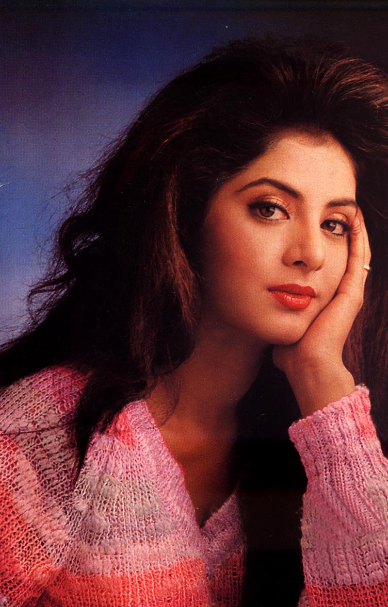 http://2.bp.blogspot.com/-pYNCHdA_BHs/UA1tyiU9hYI/AAAAAAAABIU/hKpghz4b3fk/s1600/divya+bharti+hq++%252817%2529.jpg