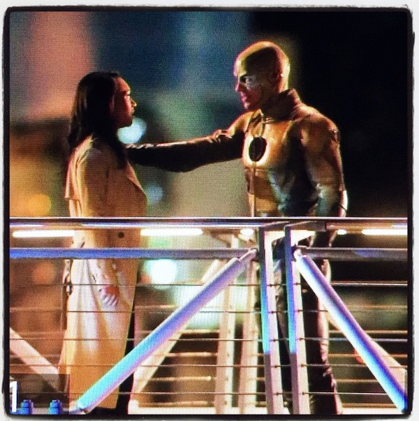 Уэлс говорит с Айрис